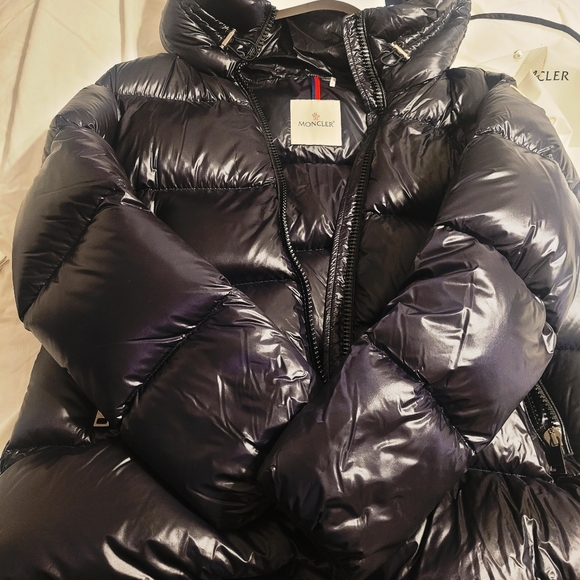 Moncler hooded puffer SZ 4 (L) like New - Picture 2 of 12